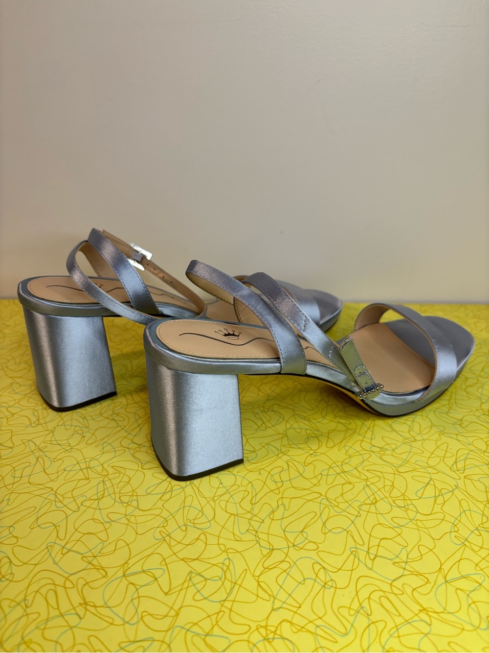 New Nina Satin Strapped Metallic Silver Block Heel Sandals size 10